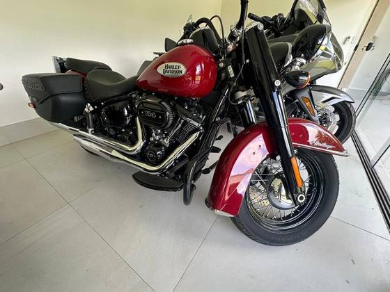HARLEY-DAVIDSON SOFTAIL HERITAGE CLASSIC 114 